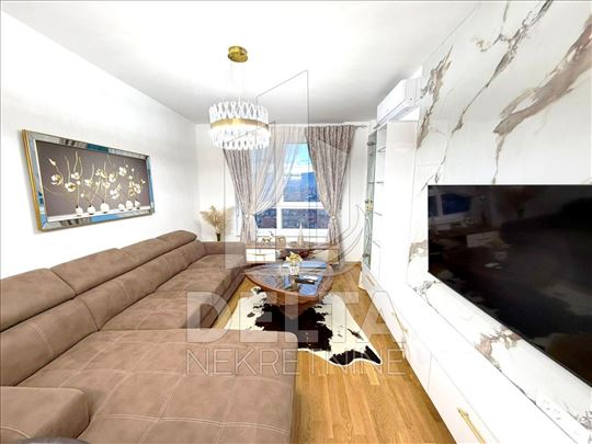 Luksuzan, dvosoban stan na Bulevaru