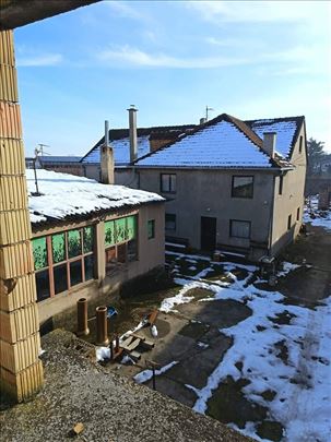 Na prodaju stambeno-poslovni kompleks