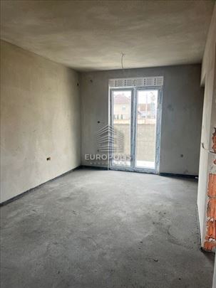 Nova Pazova lux trosobni stanovi koncept kuće u ni