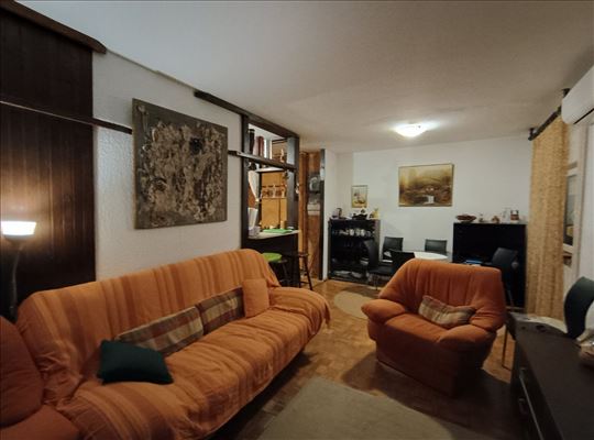 Odličan 2.5 stan, retko u ponudi