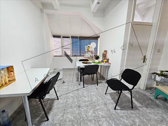 Poslovni prostor u Kraljevu 16 m2