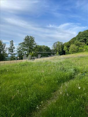 Prodaja placa na Rajcu 30a