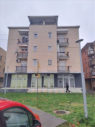 Prodaje se poslovni prostor od 159 m2 + terasa 