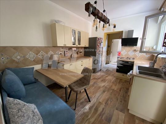 Salonac na Keju 49 kv, 2.5