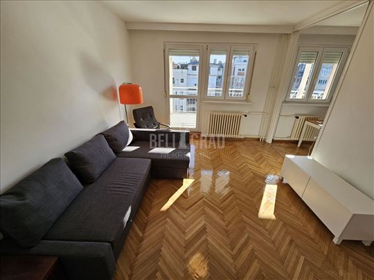 Sunčan, lep, renoviran