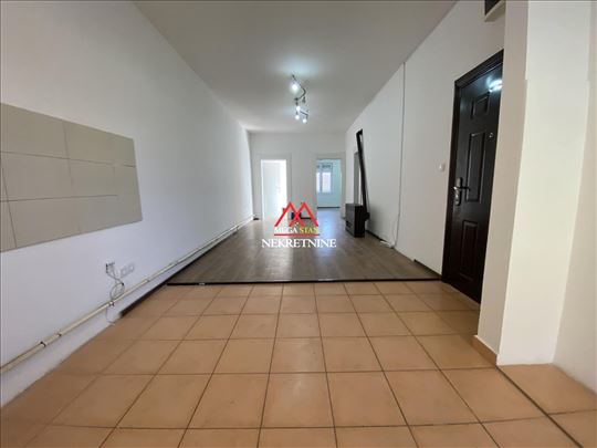 Trosoban stan - 72m2 - Šajkaš