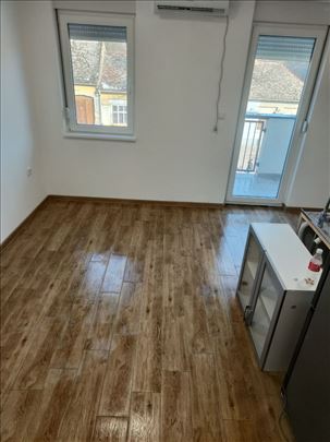 Centar Pančeva, 76m2 + terase.