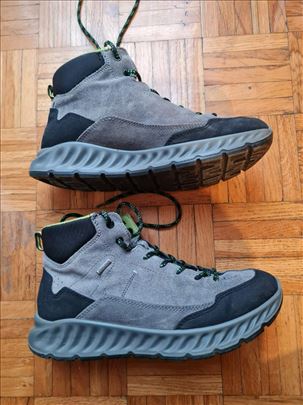 Čizme broj 41, praktično nove, extra povoljno