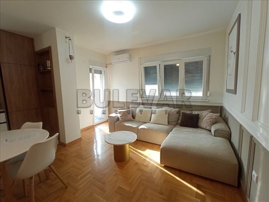 Izdaje se jednoiposoban stan na Paliluli u blizini