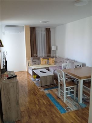 Izdajem namesten jednoiposoban stan