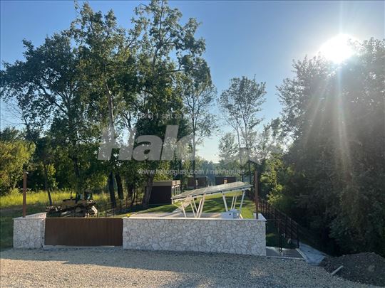 Kompletno sredjen plac - privatno vlasništvo 1/1