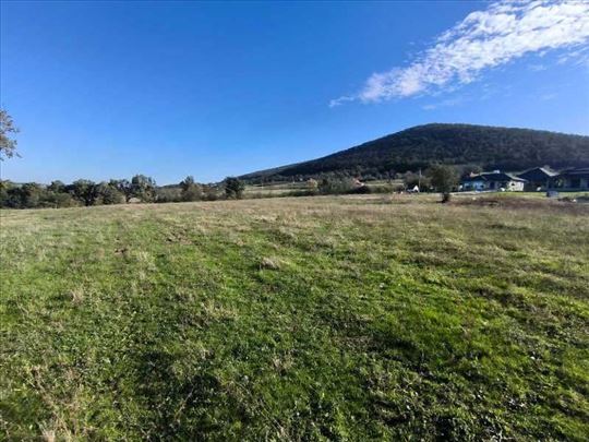 Kosmaj, građevinski plac, uknjiženi 1/1