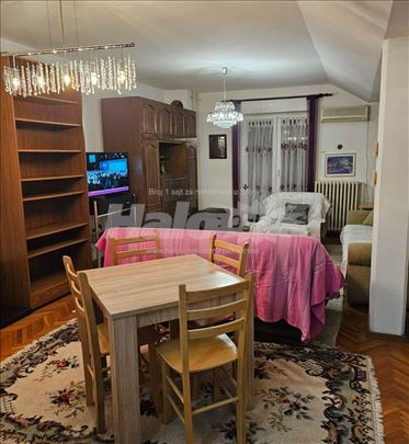 Lep, namešten, Autokomanda, Voždovac