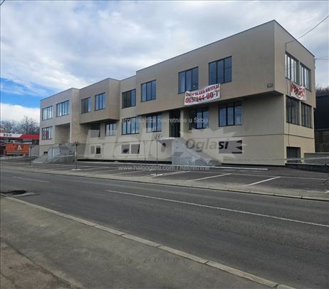 Poslovna zgrada III nivoa open space