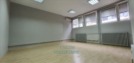 Poslovni prostor 100m2 Vračar - Nevesinjska