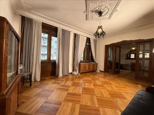 Šarmantan salonac u centru Beograda, Brankova