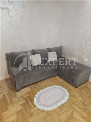 Izdaje se garsonjera kod Difa i Fakulteta zaštite 