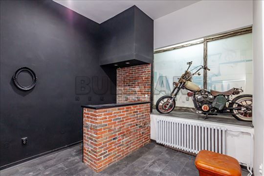 Poslovni  prostor - višenamenski  lokal, centar, 4