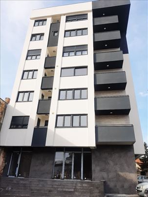 Prodaje se nov lokal u strogom centru sa izlogom