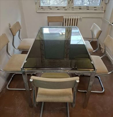 Prodajem sto i stolice