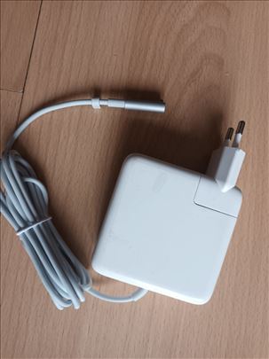  Punjač  za Apple Macbook Pro