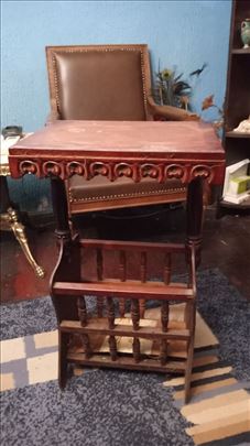 Стилски сталак за новине