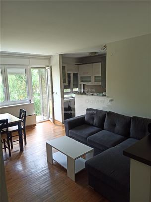 Trosoban stan - Donji Grad 