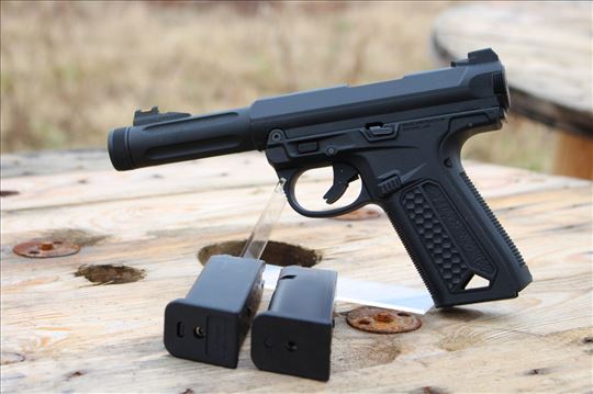 Airsoft Pistolj NOV Action Army AAP-01 sa dva okvi