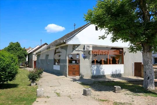 Izdajem namesten lokal