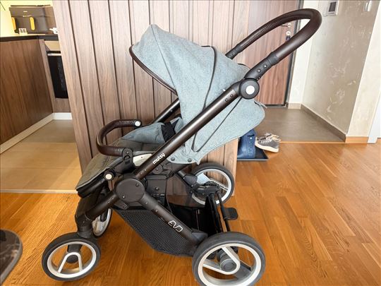 Kolica u odlicnom stanju- kao nova!