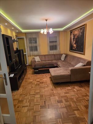 Kompletno opremljen 3.5 stan. Bežanijska Kosa