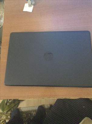 Lap top je HP notebook 15-bs151nm,  ima i3-5 gener