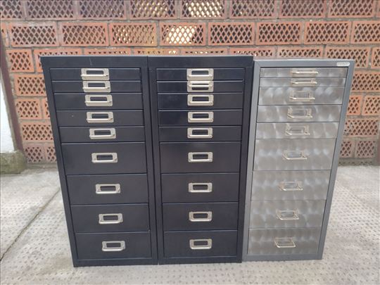 Metalni ormarići sa 9 fioka