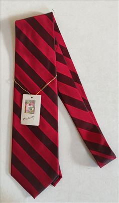 Nosite umetnost. Budite remek-delo. 