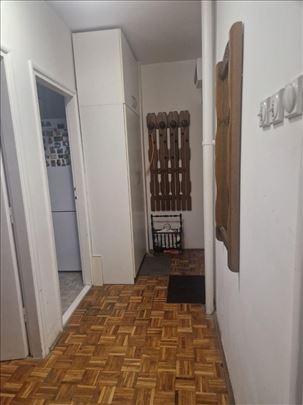 Odličan jednoiposoban stan kod Fontane