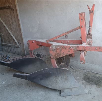 Prodajem dvobrazni plug