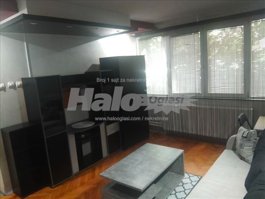 Tri sobe+kuhinja+trpezarija+kupatilo+hodnik