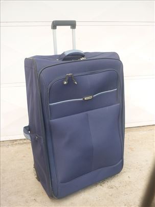 Veliki kofer na točkiće