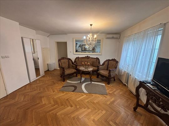 65m2, dnevni+dve spavaće, terasa,parking