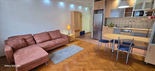 Arena-2.0 nov stan sa garažom