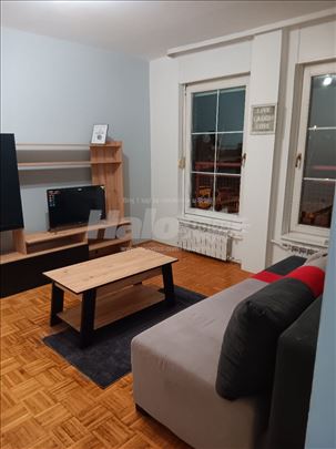 B. Kosa 3 jednosoban stan namesten renoviran