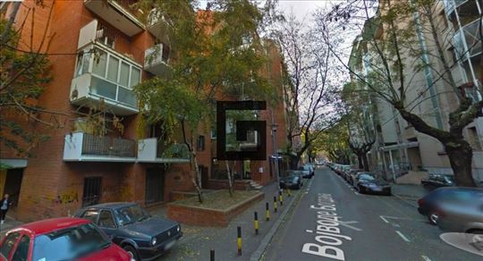 Fantastičan lokal-Vojvode Bogdana-Vukov spomenik I