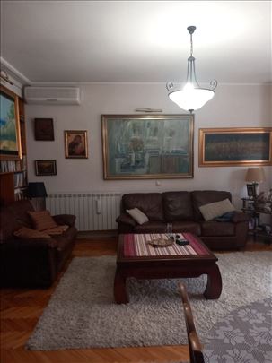 Hitna prodaja lep stan na Vozdovcu Autokomanda