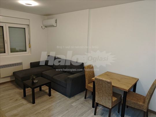 Izdajem jednosoban stan