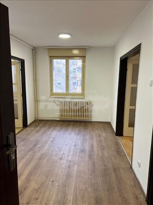 Izdajem stan Bežanijska kosi 63m2