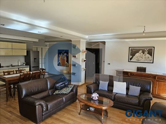 Kod Hrama, 119m2, III, cg  