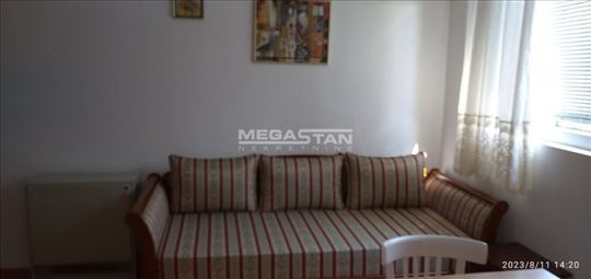 Krnjača kod Metroa, namešten