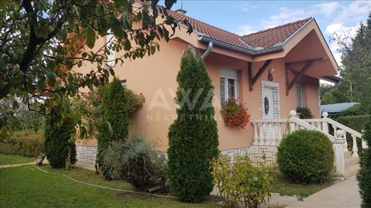 Kuća na prodaju – Centrala, Novogradnja, 15 ari pl