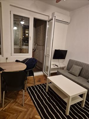 Miljakovac-Stevana Opačića-dvosoban-odmah useljiv