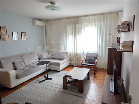 Moderan jednosoban stan – mirna lokacija